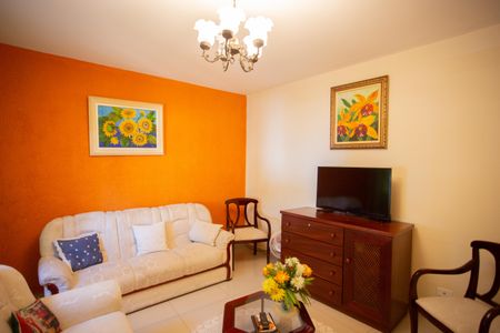 SALA de casa à venda com 3 quartos, 200m² em Vila Miriam, São Paulo