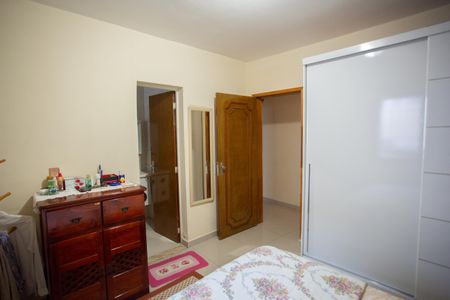 Casa à venda com 202m², 3 quartos e 4 vagasQUARTO 1- SUÍTE