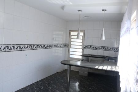Casa para alugar com 400m², 2 quartos e 2 vagasCozinha
