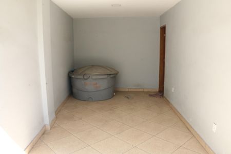 Garagem de casa para alugar com 2 quartos, 400m² em Jardim Alvorada, Nova Iguaçu