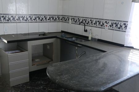 Casa para alugar com 400m², 2 quartos e 2 vagasCozinha