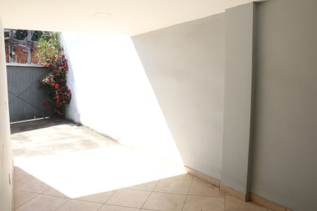 Garagem de casa para alugar com 2 quartos, 400m² em Jardim Alvorada, Nova Iguaçu