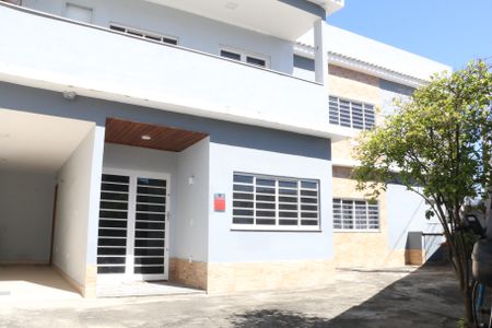 Casa para alugar com 400m², 2 quartos e 2 vagasFachada