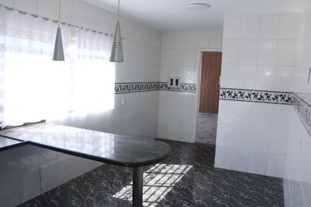 Casa para alugar com 400m², 2 quartos e 2 vagasCozinha