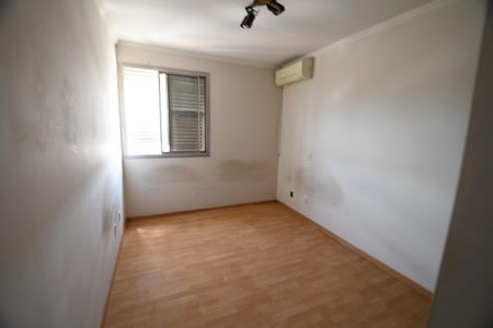 Quarto 1 de apartamento para alugar com 3 quartos, 160m² em Cambuí, Campinas