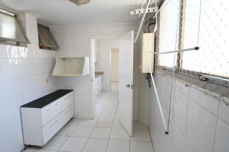 Apartamento para alugar com 160m², 3 quartos e 1 vagaÁrea de Serviço