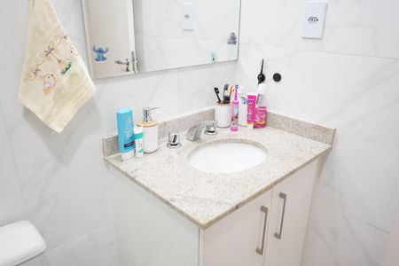 Apartamento à venda com 76m², 3 quartos e 2 vagasBanheiro