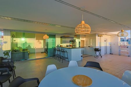 Apartamento à venda com 220m², 4 quartos e 4 vagas