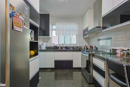 Apartamento à venda com 220m², 4 quartos e 4 vagas