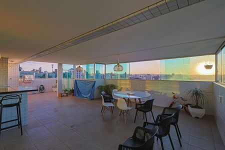 Apartamento à venda com 220m², 4 quartos e 4 vagas