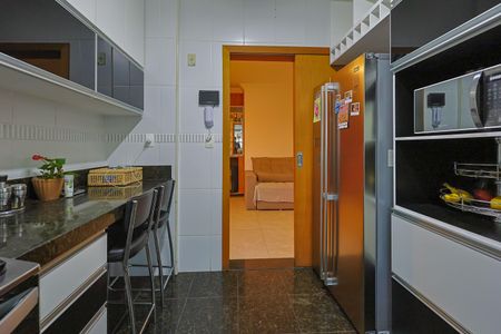 Apartamento à venda com 220m², 4 quartos e 4 vagas