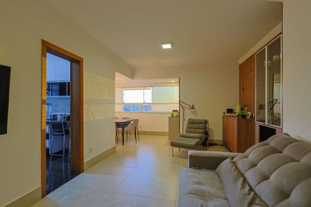 Apartamento à venda com 220m², 4 quartos e 4 vagas