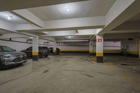 Apartamento à venda com 220m², 4 quartos e 4 vagas