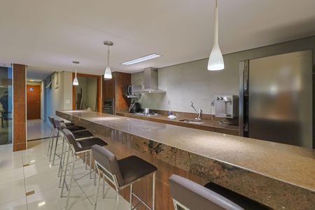 Apartamento à venda com 220m², 4 quartos e 4 vagas