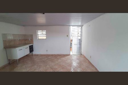 Cozinha de apartamento para alugar com 1 quarto, 28m² em Ayrosa, Osasco
