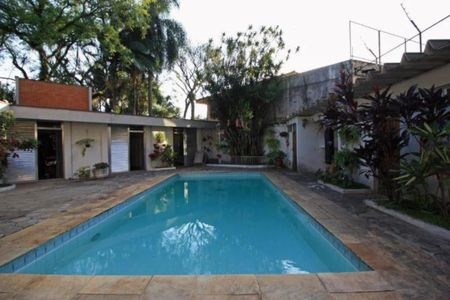 Casa de condomínio à venda com 798m², 4 quartos e 6 vagasFoto 02