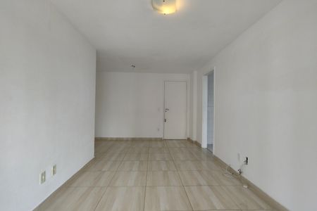 Apartamento para alugar com 71m², 2 quartos e 2 vagasSala