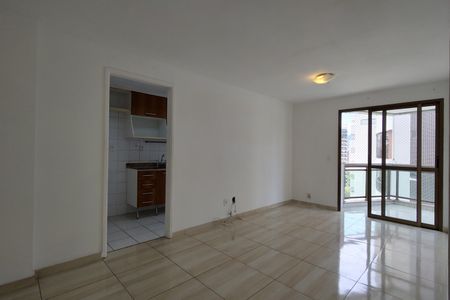 Apartamento para alugar com 71m², 2 quartos e 2 vagasSala