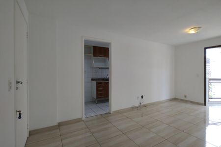 Apartamento para alugar com 71m², 2 quartos e 2 vagasSala