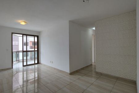 Apartamento para alugar com 71m², 2 quartos e 2 vagasSala