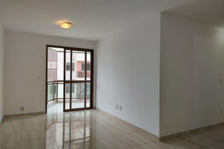 Apartamento para alugar com 71m², 2 quartos e 2 vagasSala