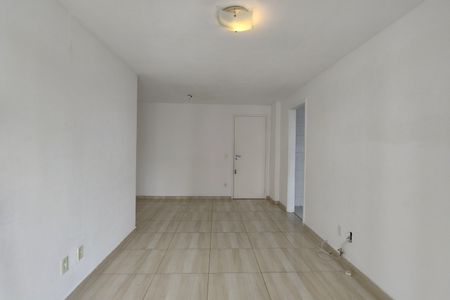 Apartamento para alugar com 71m², 2 quartos e 2 vagasSala
