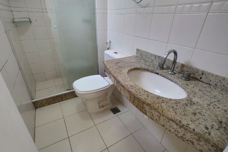 Apartamento para alugar com 71m², 2 quartos e 2 vagasBanheiro da Suíte