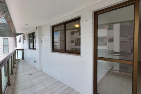Apartamento para alugar com 71m², 2 quartos e 2 vagasVaranda
