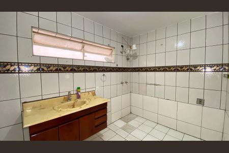 Casa para alugar com 200m², 3 quartos e 2 vagasBanheiro da Suíte