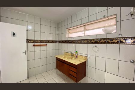 Casa para alugar com 200m², 3 quartos e 2 vagasBanheiro da Suíte