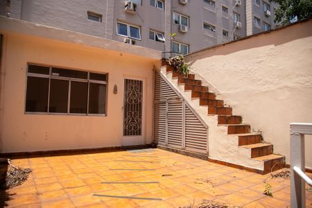 Casa para alugar com 200m², 3 quartos e 2 vagasQuintal