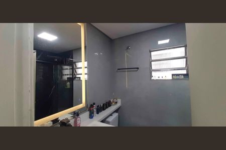 Casa à venda com 150m², 3 quartos e 1 vaga Casa à venda com 150m², 3 quartos e 1 vagaBanheiro