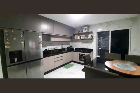 Casa à venda com 150m², 3 quartos e 1 vaga Casa à venda com 150m², 3 quartos e 1 vagaCozinha