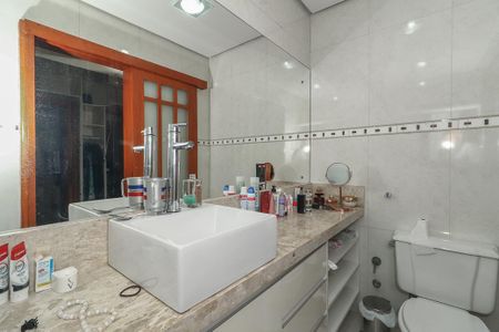 Casa de condomínio para alugar com 600m², 5 quartos e 4 vagasBanheiro da Suíte