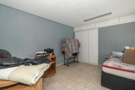 Casa de condomínio para alugar com 600m², 5 quartos e 4 vagasQuarto 3 / fundos