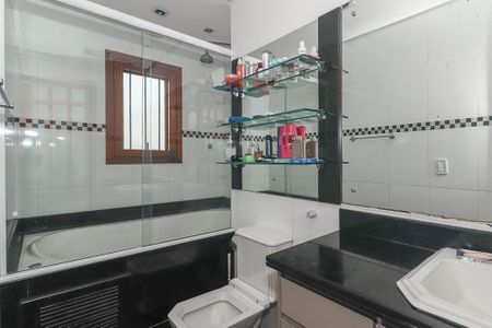 Casa de condomínio para alugar com 600m², 5 quartos e 4 vagasBanheiro da Suíte 3