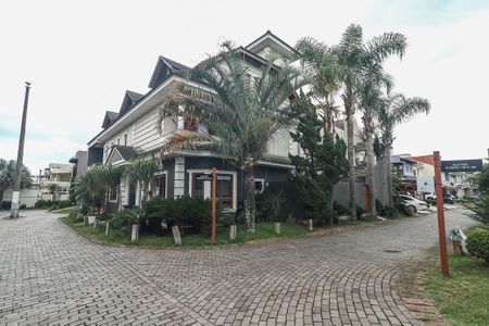 Casa de condomínio para alugar com 600m², 5 quartos e 4 vagasFachada