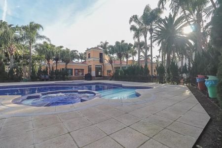 Casa de condomínio para alugar com 600m², 5 quartos e 4 vagasÁrea comum - Piscina