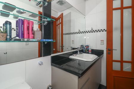 Casa de condomínio para alugar com 600m², 5 quartos e 4 vagasBanheiro da Suíte 3