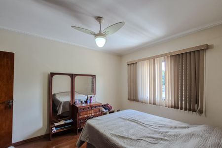 Casa à venda com 120m², 5 quartos e 2 vagasSuíte