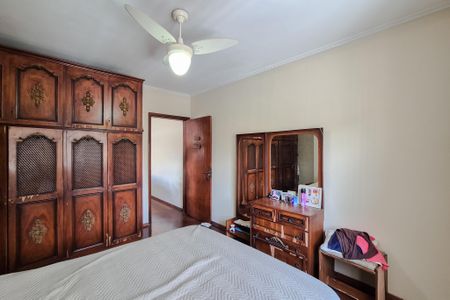 Casa à venda com 120m², 5 quartos e 2 vagasSuíte