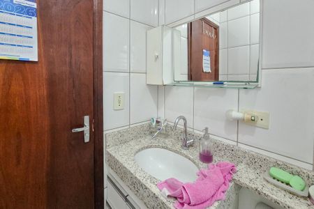 Casa à venda com 120m², 5 quartos e 2 vagasBanheiro Social