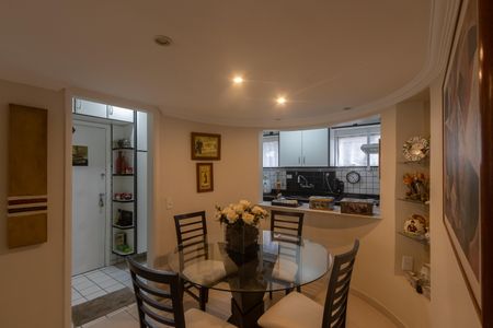 Apartamento à venda com 82m², 2 quartos e 1 vagaSala de Jantar