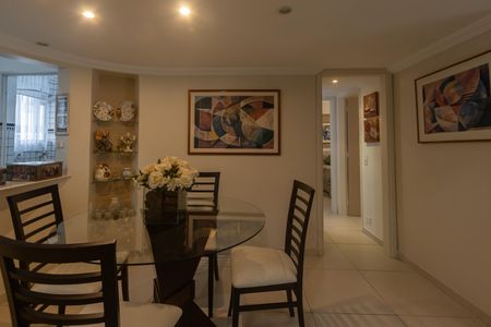 Apartamento à venda com 82m², 2 quartos e 1 vagaSala de Jantar