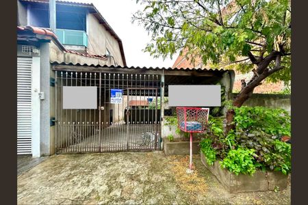 Casa para alugar com 250m², 1 quarto e 2 vagas Casa para alugar com 250m², 1 quarto e 2 vagasPlaca instalada na fachada do imóvel