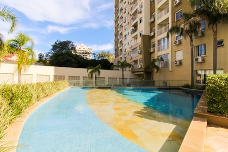Apartamento para alugar com 80m², 2 quartos e 1 vaga Apartamento para alugar com 80m², 2 quartos e 1 vagaÁrea comum - Piscina