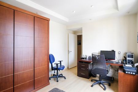 Apartamento à venda com 260m², 4 quartos e 4 vagasEscritório