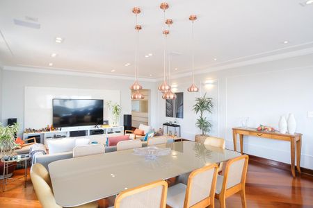 Apartamento à venda com 260m², 4 quartos e 4 vagasSala