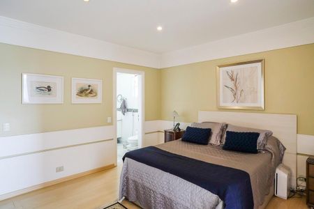 Apartamento à venda com 260m², 4 quartos e 4 vagasSuíte 1