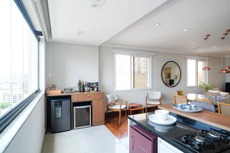 Apartamento à venda com 260m², 4 quartos e 4 vagasSala